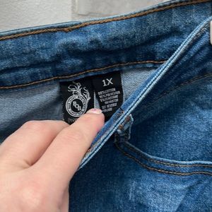 Fashion Nova brand B.O.B jeans distressed skinny jeans medium blue 1X PLUS SIZE